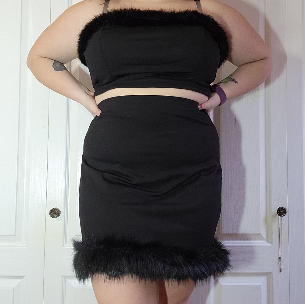 Black Crop and Skirt with faux fur Set